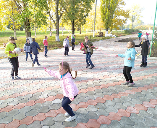 Відремонтовано центральну алею Межівського аграрного ліцею-інтернату