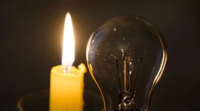 У ДТЕК пояснили, чому знову повертаються графіки відключення світла