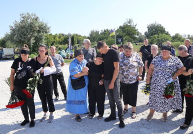 Межівська громада провела в останню путь свого Героя: Сергія Мотрія поховали у Дніпрі