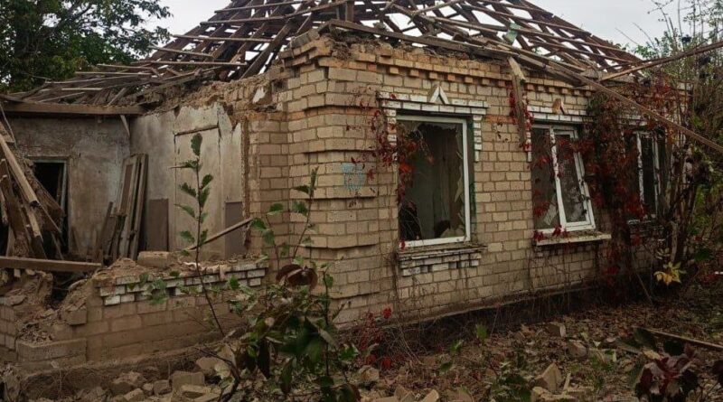 Терор прифронтових громад Синельниківщини: у Слов’янці загинула людина, у Межовій жінка дістала опіки